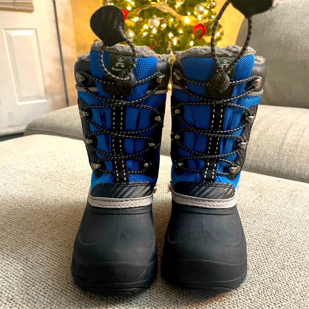 Boys Kamik winter boot, size 11